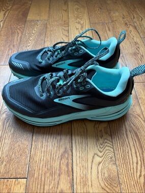 Brooks Cascadia 16 trail running shoes